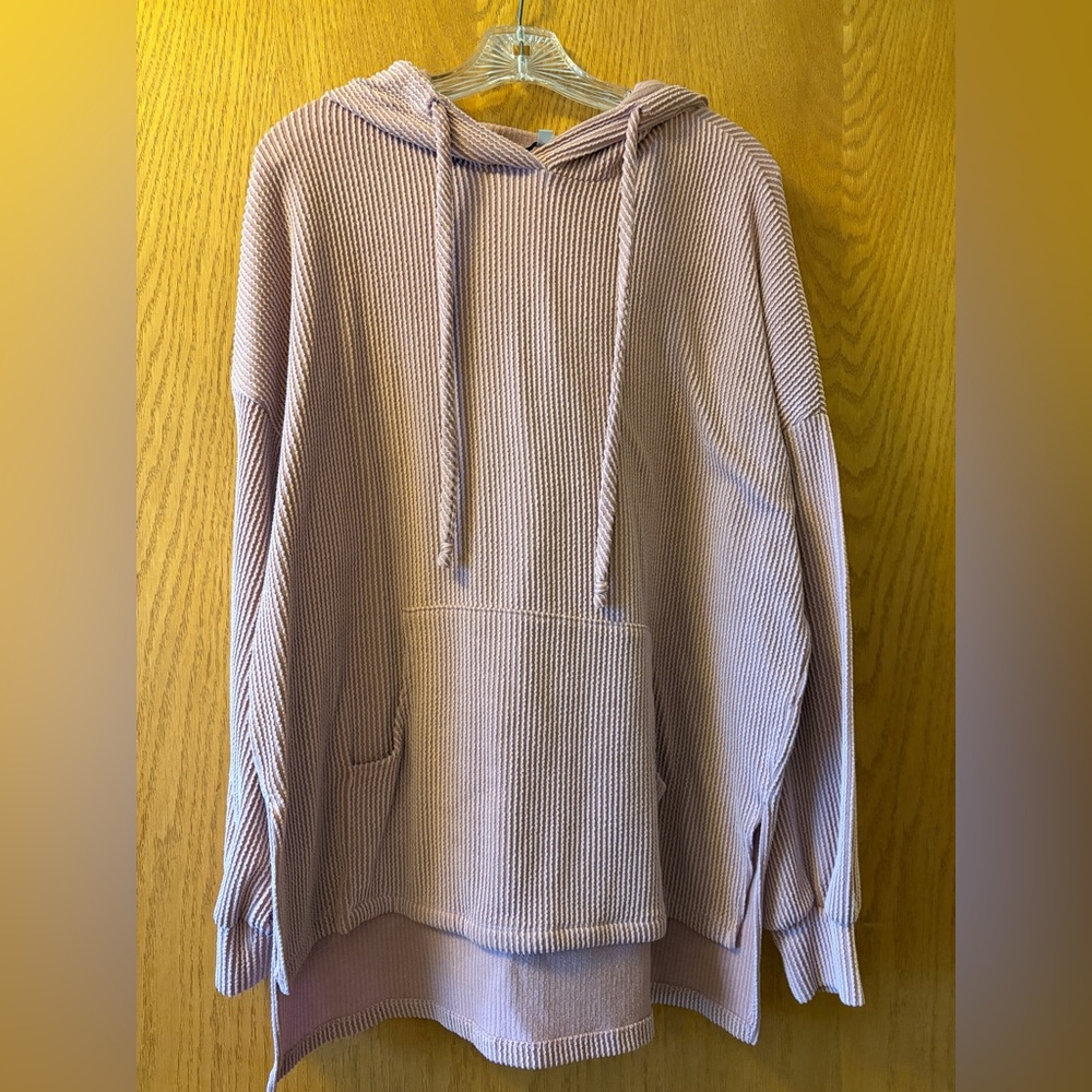 White Birch women’s hooded tunic. Dusty pink. Size XL.